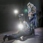 HAMLET, Tiroler Landestheaterl: Phillip Henry Brehl (Hamlet), Ian Fisher (Geist) (c) Birgit Gufler